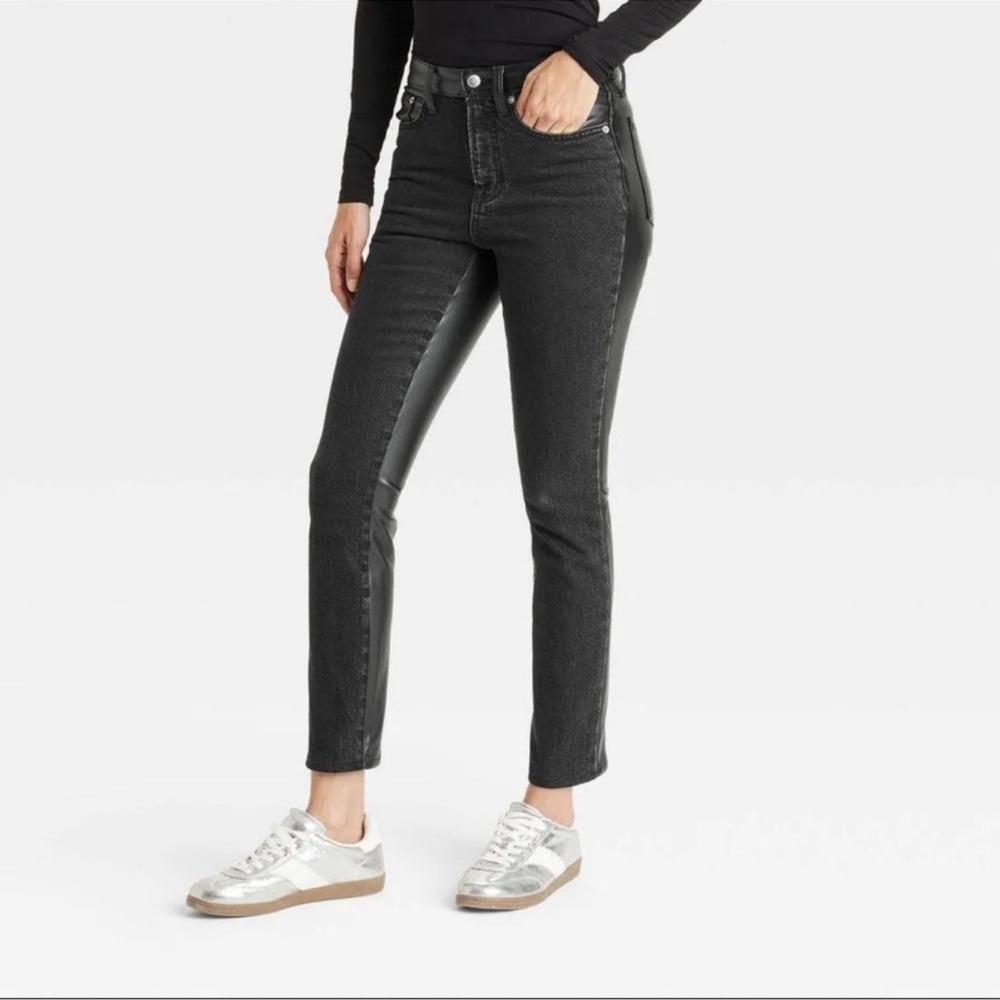 Universal Thread Target Mid Rise 80s Slim Two Tone Black Jeans Faux Leather 2R